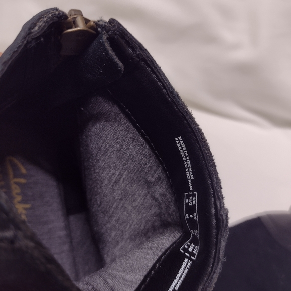 Clarks boot Size 6 - Picture 6 of 8